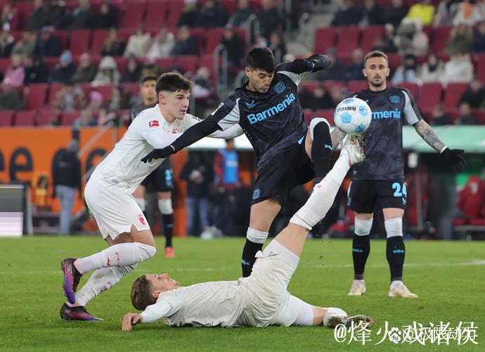 格策与堂安律首发出战,法兰克福迎战奥格斯堡 格策与堂安律首发出战,法兰克福迎战奥格斯堡